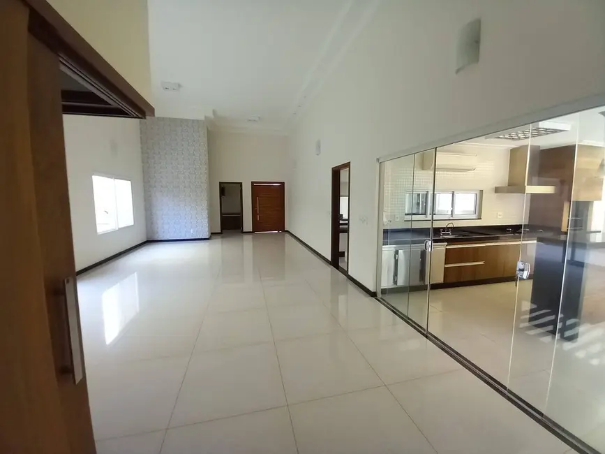 Foto 16 de Casa com 3 quartos para alugar, 300m2 em Parque Residencial Damha VI, Sao Jose Do Rio Preto - SP