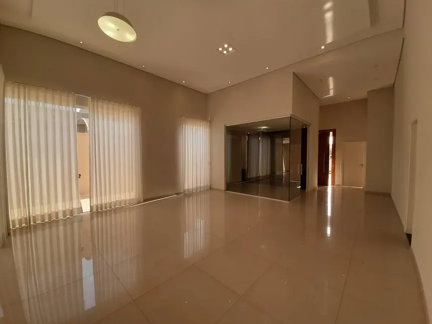 Casa com 3 quartos para alugar, 450m2 em Residencial Eco Village I, Sao Jose Do Rio Preto - SP - imagem 6 Foto 6 de Casa com 3 quartos para alugar, 450m2 em Residencial Eco Village I, Sao Jose Do Rio Preto - SP