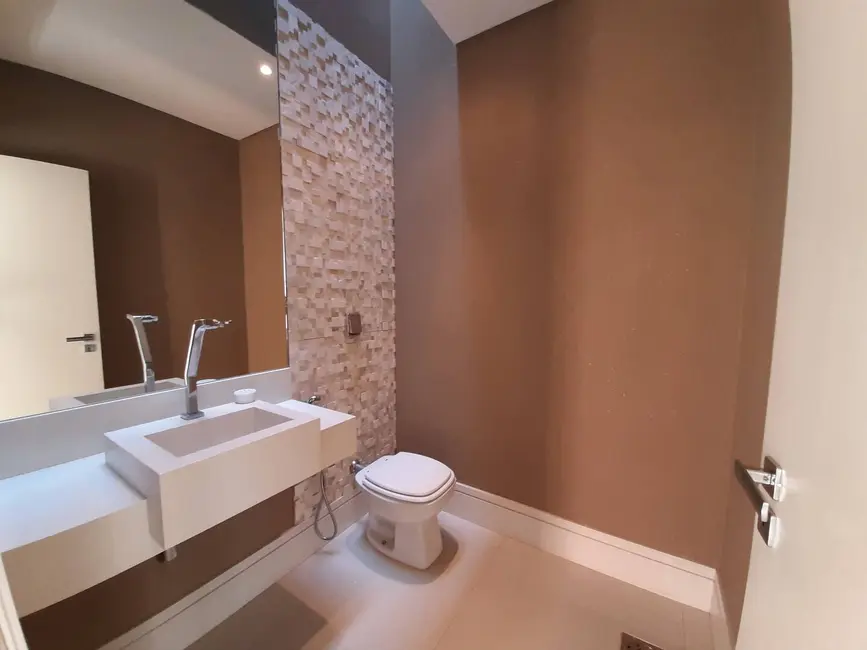 Casa com 3 quartos para alugar, 450m2 em Residencial Eco Village I, Sao Jose Do Rio Preto - SP - imagem 9 Foto 9 de Casa com 3 quartos para alugar, 450m2 em Residencial Eco Village I, Sao Jose Do Rio Preto - SP