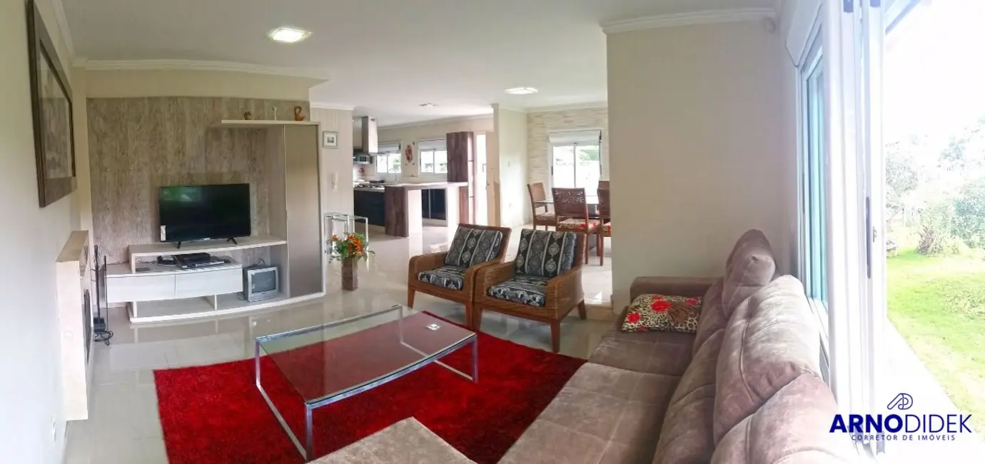 Casa com 4 quartos à venda, 250m2 em Bombinhas - SC - imagem 8 Foto 8 de Casa com 4 quartos à venda, 250m2 em Bombinhas - SC
