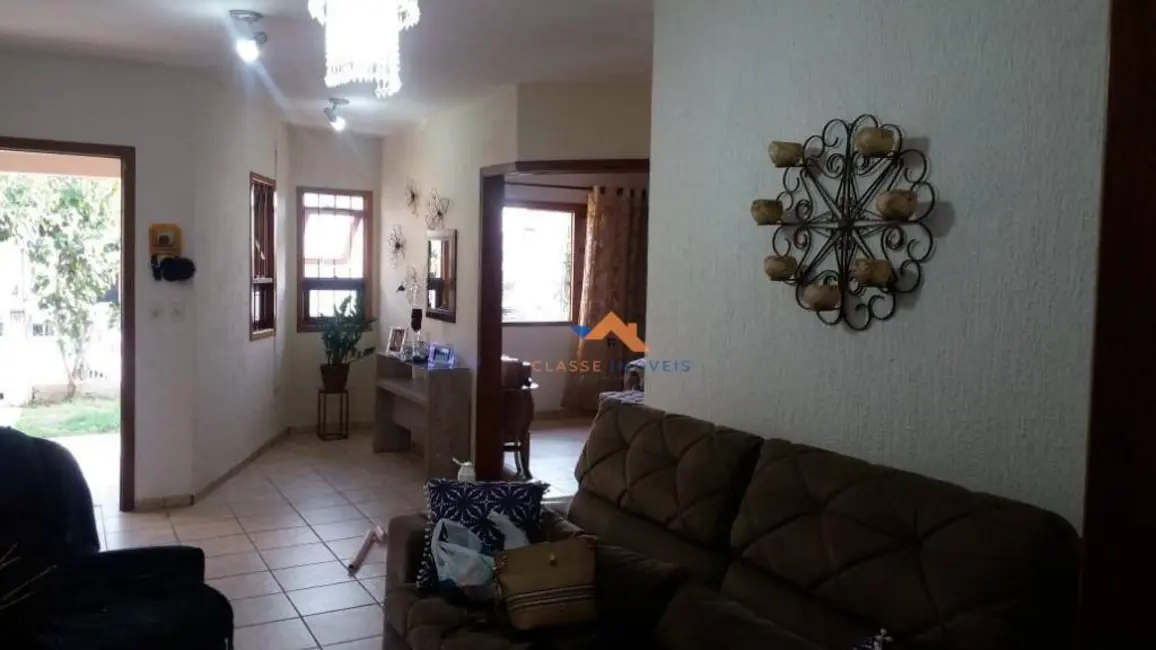Foto 2 de Casa com 2 quartos à venda, 200m2 em Loteamento Jardim Timbaúva, Gravatai - RS