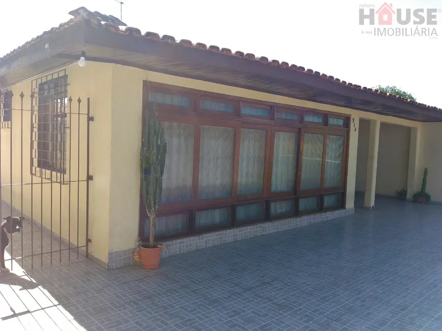 Foto 2 de Casa com 3 quartos à venda, 210m2 em Atuba, Pinhais - PR