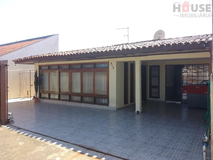Foto 1 de Casa com 3 quartos à venda, 210m2 em Atuba, Pinhais - PR