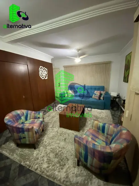 Foto 2 de Casa com 3 quartos à venda, 250m2 em Tremembe - SP