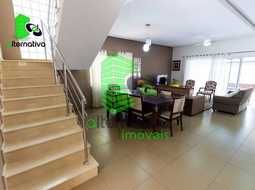 Foto 3 de Casa com 3 quartos à venda, 300m2 em Tremembe - SP