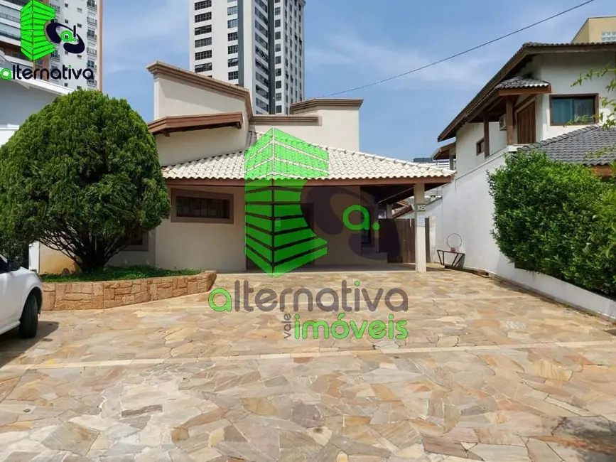 Foto 1 de Casa com 3 quartos à venda, 450m2 em Taubate - SP