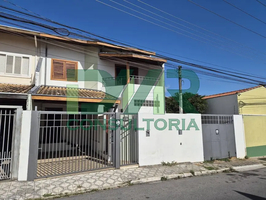 Foto 1 de Casa com 3 quartos à venda, 208m2 em Centro, Tremembe - SP