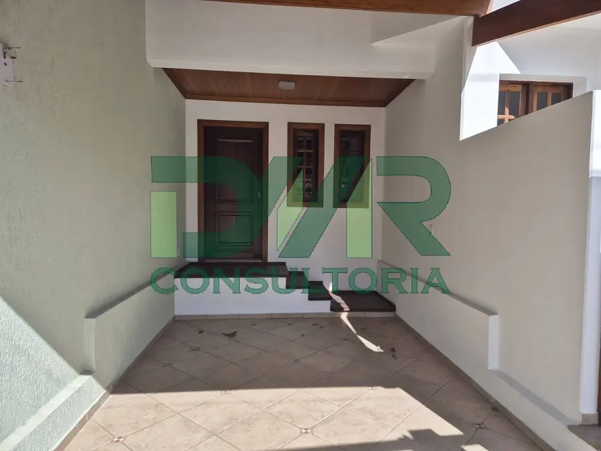 Foto 4 de Casa com 3 quartos à venda, 208m2 em Centro, Tremembe - SP