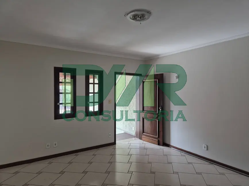 Foto 8 de Casa com 3 quartos à venda, 208m2 em Centro, Tremembe - SP