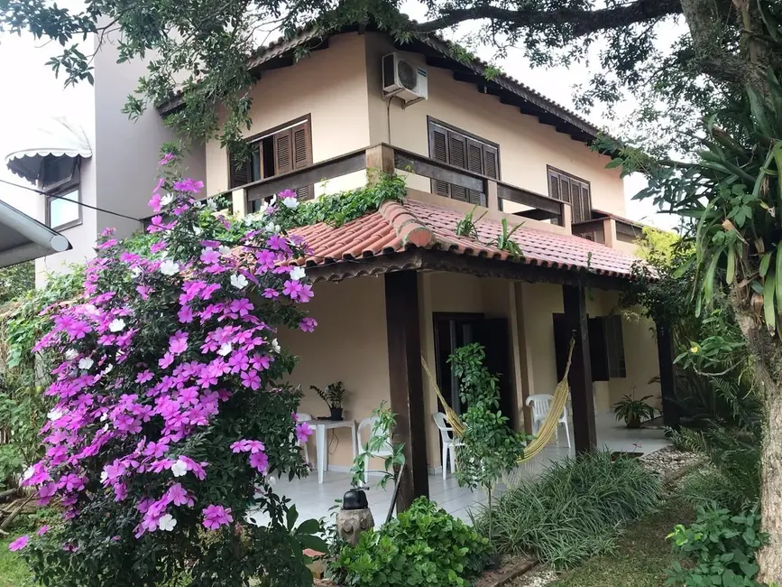 Foto 1 de Casa com 3 quartos à venda, 280m2 em Centro, Porto Belo - SC