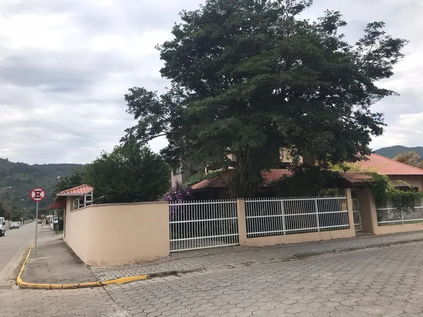 Foto 3 de Casa com 3 quartos à venda, 280m2 em Centro, Porto Belo - SC