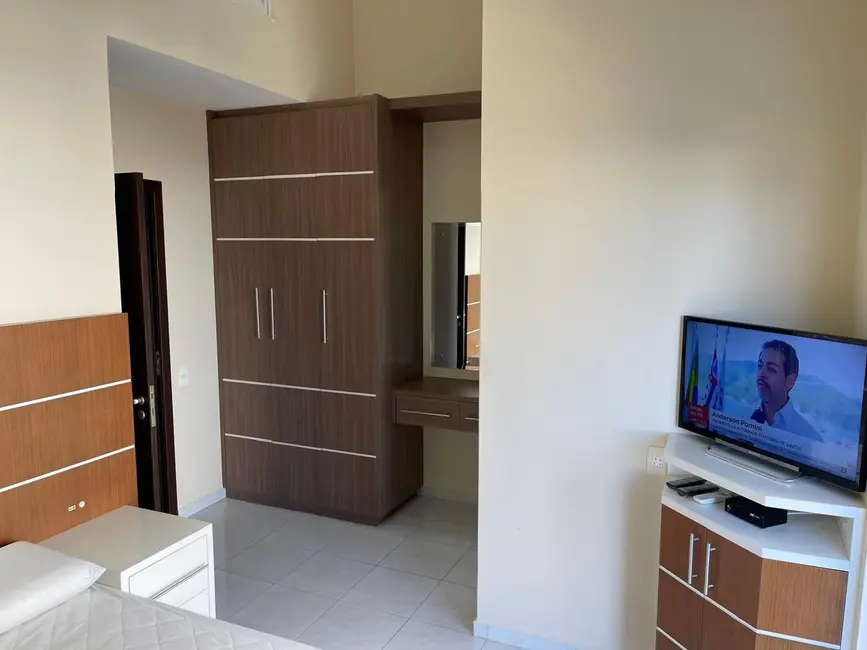 Foto 5 de Sobrado com 3 quartos para alugar, 60m2 em Bombinhas - SC