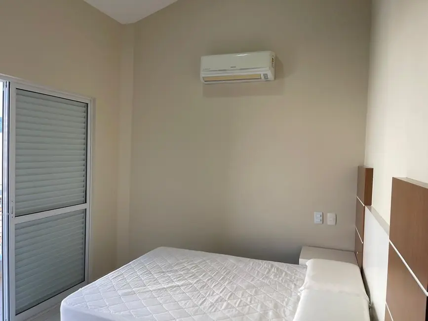 Foto 4 de Sobrado com 3 quartos para alugar, 60m2 em Bombinhas - SC