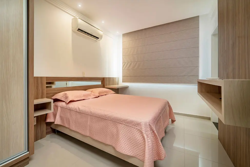 Foto 7 de Apartamento com 3 quartos para alugar, 120m2 em Bombinhas - SC