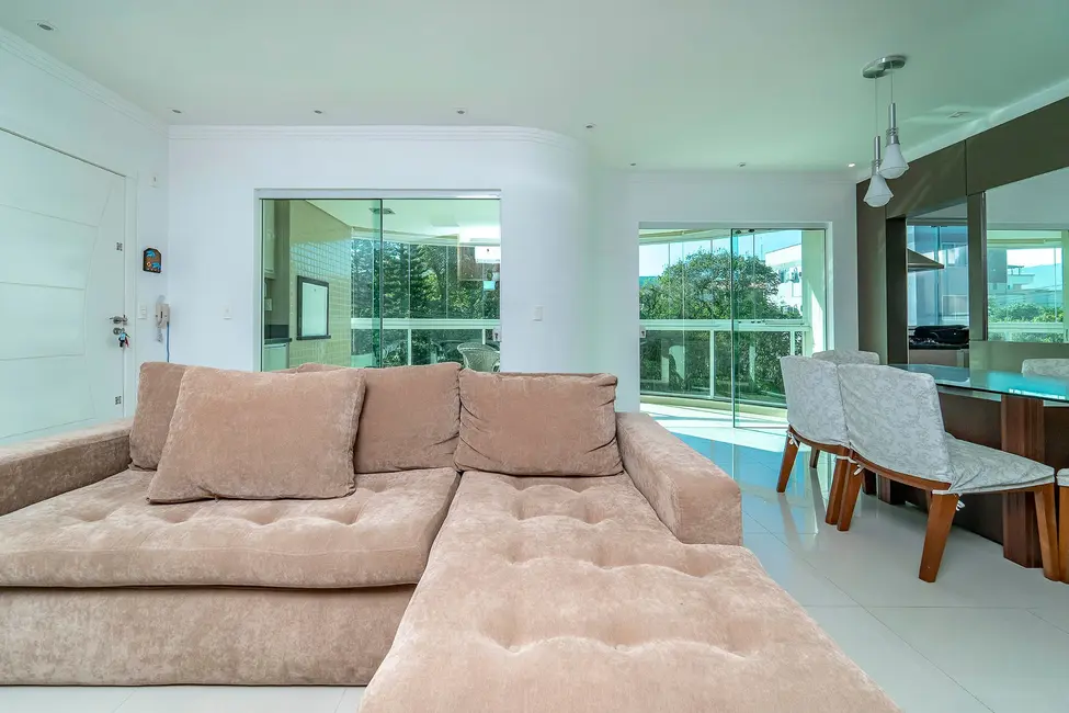 Foto 2 de Apartamento com 3 quartos para alugar, 120m2 em Bombinhas - SC