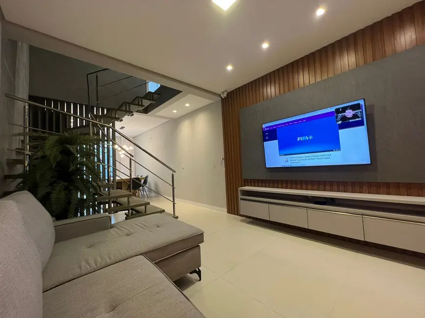 Foto 1 de Apartamento com 3 quartos à venda, 150m2 em Bombinhas - SC