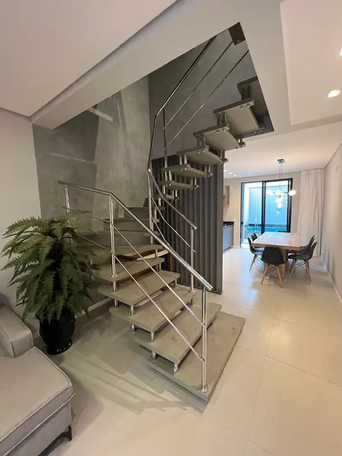 Foto 6 de Apartamento com 3 quartos à venda, 150m2 em Bombinhas - SC