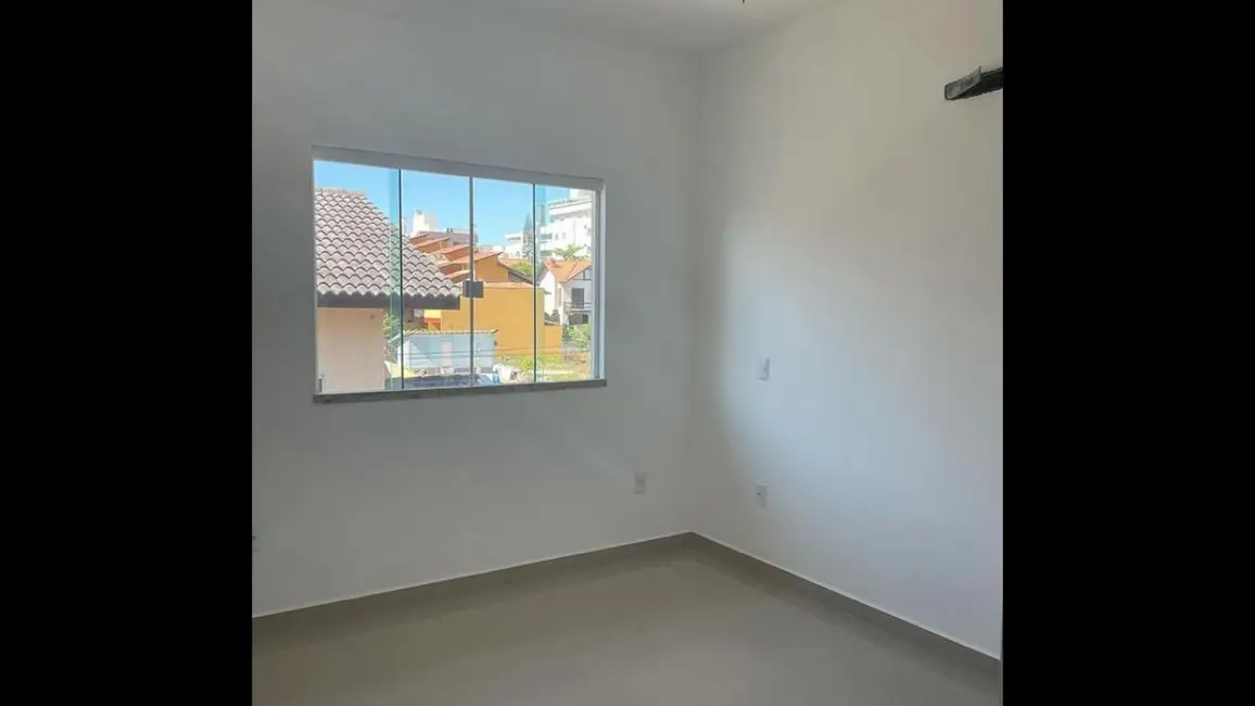 Foto 5 de Sobrado com 2 quartos à venda, 94m2 em Bombinhas - SC