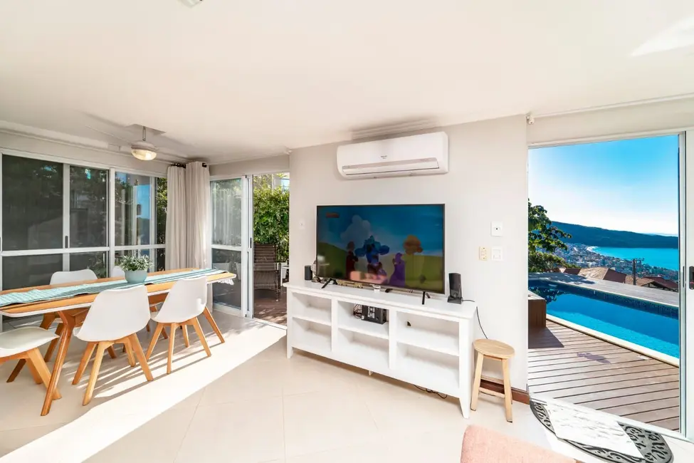 Casa com 7 quartos à venda, 409m2 em Centro, Bombinhas - SC - imagem 9 Foto 9 de Casa com 7 quartos à venda, 409m2 em Centro, Bombinhas - SC