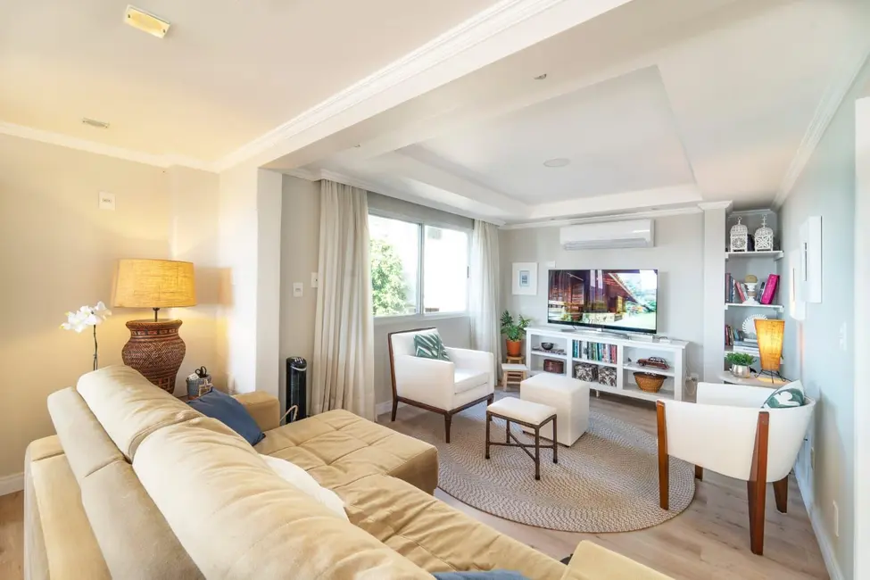 Casa com 7 quartos à venda, 409m2 em Centro, Bombinhas - SC - imagem 7 Foto 7 de Casa com 7 quartos à venda, 409m2 em Centro, Bombinhas - SC