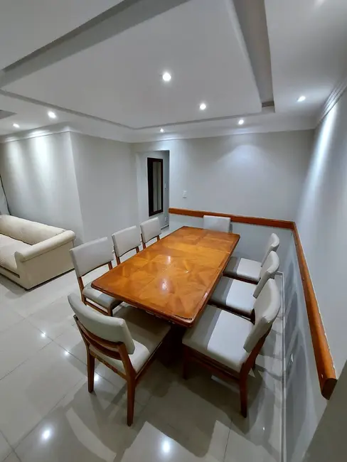 Apartamento com 3 quartos para alugar, 79m2 em Bombinhas - SC - imagem 5 Foto 5 de Apartamento com 3 quartos para alugar, 79m2 em Bombinhas - SC