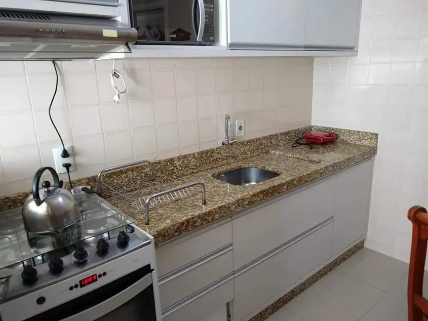Apartamento com 3 quartos para alugar, 79m2 em Bombinhas - SC - imagem 8 Foto 8 de Apartamento com 3 quartos para alugar, 79m2 em Bombinhas - SC