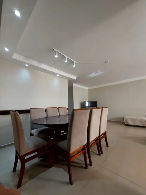 Apartamento com 3 quartos para alugar, 79m2 em Bombinhas - SC - imagem 7 Foto 7 de Apartamento com 3 quartos para alugar, 79m2 em Bombinhas - SC