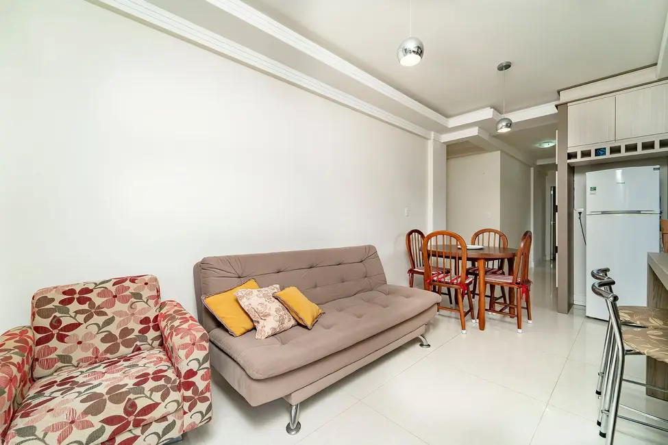 Foto 3 de Apartamento com 2 quartos para alugar, 72m2 em Bombinhas - SC