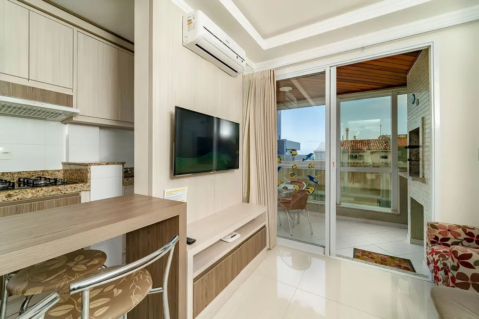 Foto 1 de Apartamento com 2 quartos para alugar, 72m2 em Bombinhas - SC