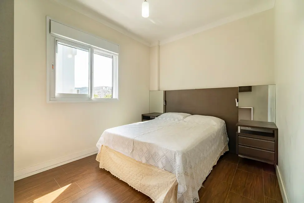 Foto 4 de Apartamento com 2 quartos para alugar, 72m2 em Bombinhas - SC