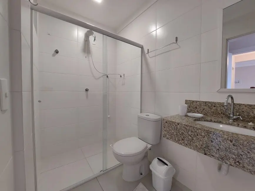 Foto 8 de Apartamento com 2 quartos à venda, 72m2 em Bombinhas - SC