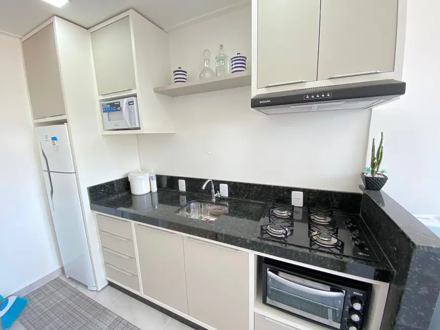 Apartamento com 2 quartos para alugar, 80m2 em Bombinhas - SC - imagem 8 Foto 8 de Apartamento com 2 quartos para alugar, 80m2 em Bombinhas - SC