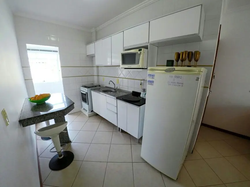 Foto 4 de Apartamento com 2 quartos para alugar, 70m2 em Bombinhas - SC