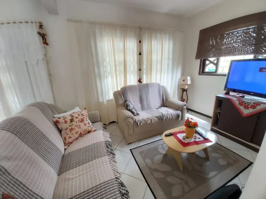 Casa com 3 quartos à venda, 79m2 em Bombinhas - SC - imagem 3 Foto 3 de Casa com 3 quartos à venda, 79m2 em Bombinhas - SC