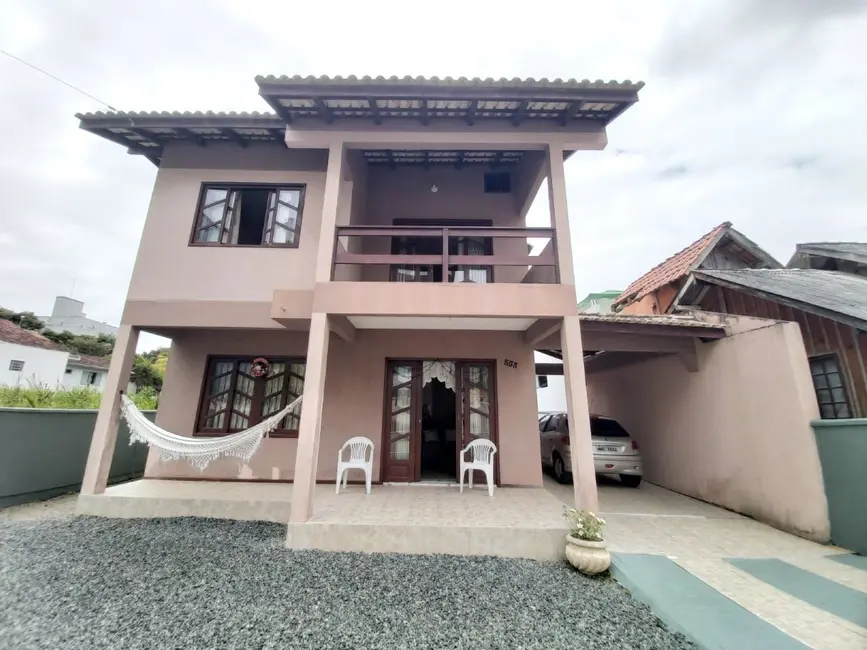 Foto 1 de Casa com 3 quartos à venda, 79m2 em Bombinhas - SC
