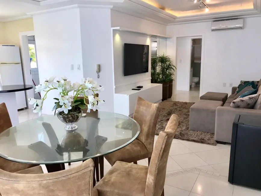 Apartamento com 3 quartos para alugar, 190m2 em Centro, Bombinhas - SC - imagem 6 Foto 6 de Apartamento com 3 quartos para alugar, 190m2 em Centro, Bombinhas - SC