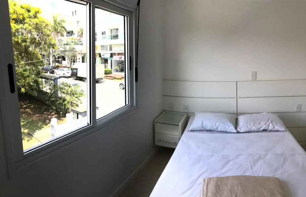 Apartamento com 3 quartos para alugar, 190m2 em Centro, Bombinhas - SC - imagem 7 Foto 7 de Apartamento com 3 quartos para alugar, 190m2 em Centro, Bombinhas - SC