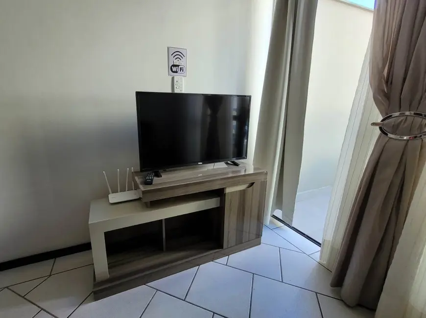 Apartamento com 2 quartos para alugar, 56m2 em Bombinhas - SC - imagem 6 Foto 6 de Apartamento com 2 quartos para alugar, 56m2 em Bombinhas - SC