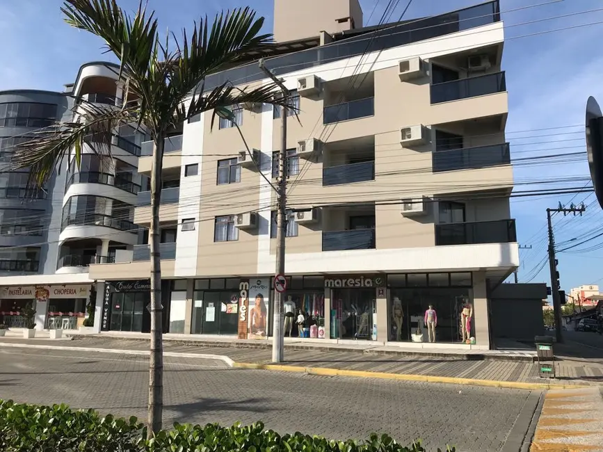 Foto 2 de Apartamento com 2 quartos para alugar, 56m2 em Bombinhas - SC