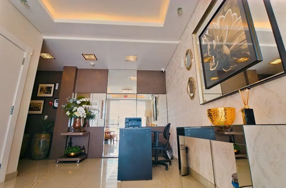 Apartamento com 2 quartos para alugar, 64m2 em Centro, Bombinhas - SC - imagem 4 Foto 4 de Apartamento com 2 quartos para alugar, 64m2 em Centro, Bombinhas - SC