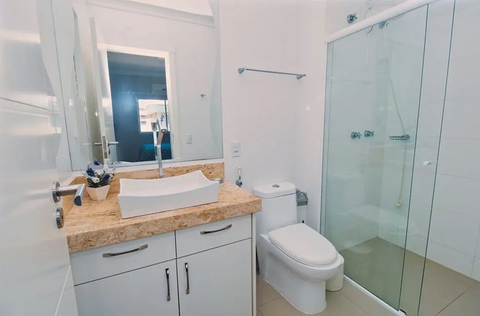 Apartamento com 2 quartos para alugar, 64m2 em Centro, Bombinhas - SC - imagem 5 Foto 5 de Apartamento com 2 quartos para alugar, 64m2 em Centro, Bombinhas - SC