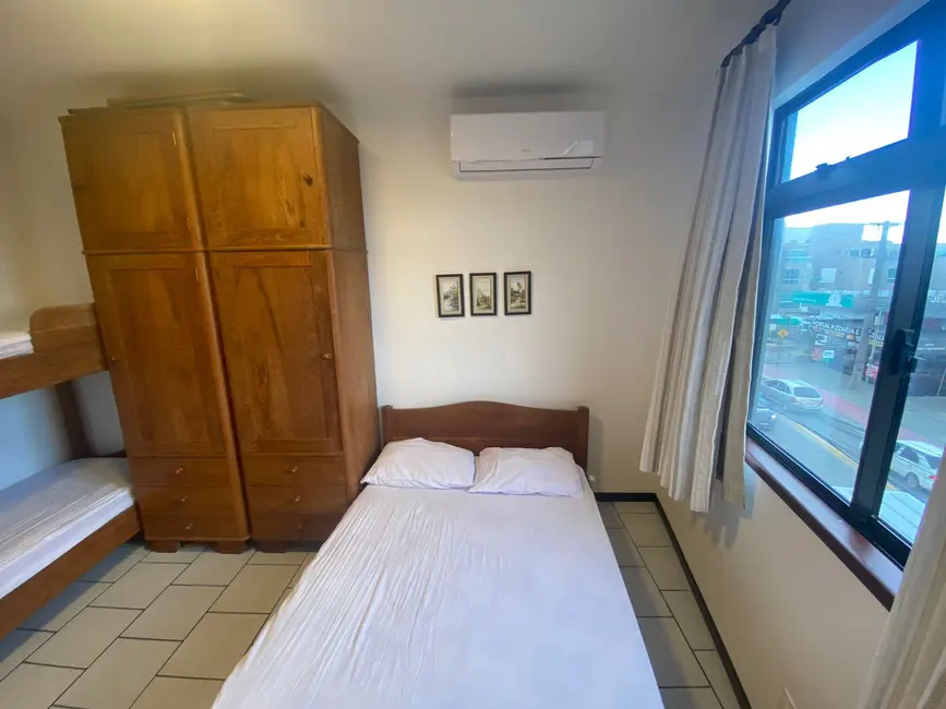 Foto 3 de Apartamento com 2 quartos para alugar, 57m2 em Bombinhas - SC