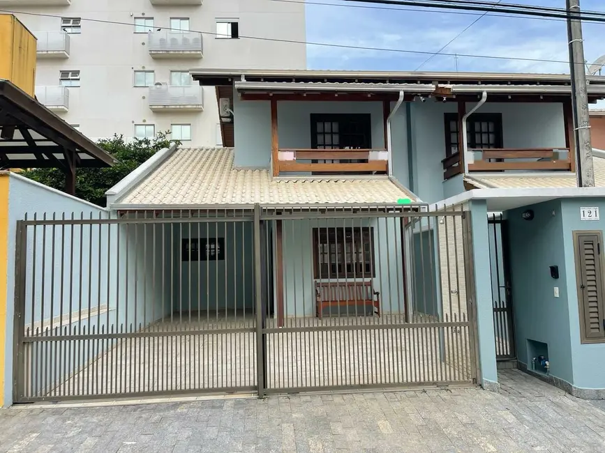 Foto 3 de Sobrado com 2 quartos para alugar, 65m2 em Bombinhas - SC