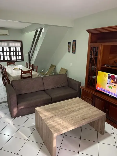 Foto 6 de Sobrado com 2 quartos para alugar, 65m2 em Bombinhas - SC