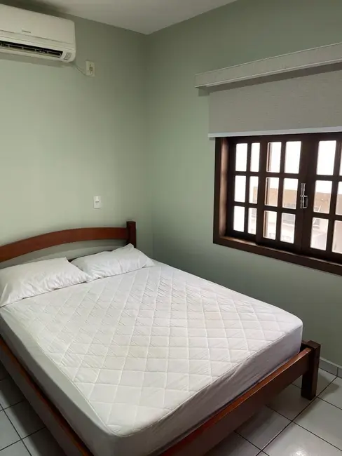 Foto 9 de Sobrado com 2 quartos para alugar, 65m2 em Bombinhas - SC