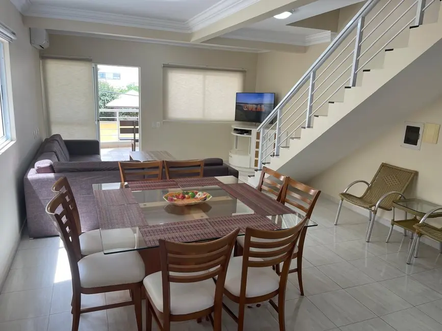 Foto 1 de Sobrado com 3 quartos para alugar, 70m2 em Bombinhas - SC