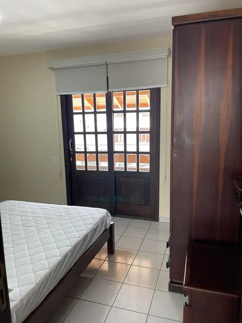 Foto 6 de Sobrado com 2 quartos para alugar, 65m2 em Bombinhas - SC