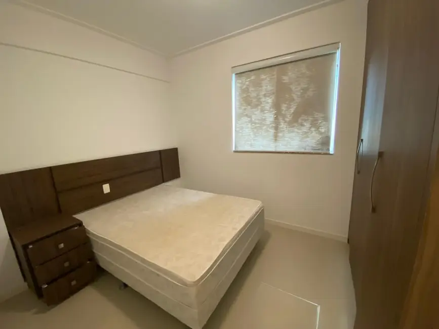 Apartamento com 3 quartos para alugar, 98m2 em Bombinhas - SC - imagem 7 Foto 7 de Apartamento com 3 quartos para alugar, 98m2 em Bombinhas - SC