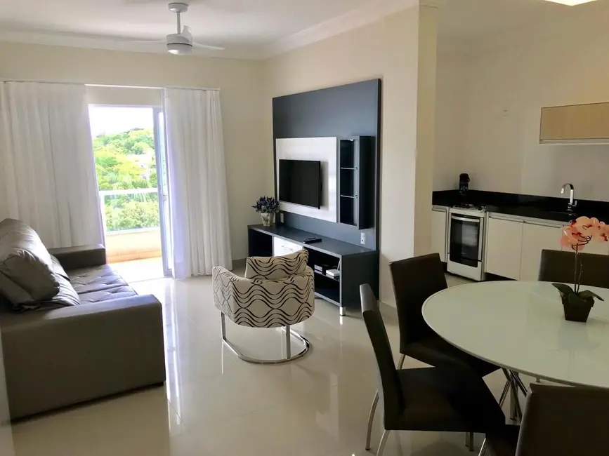 Apartamento com 2 quartos para alugar, 54m2 em Centro, Bombinhas - SC - imagem 3 Foto 3 de Apartamento com 2 quartos para alugar, 54m2 em Centro, Bombinhas - SC