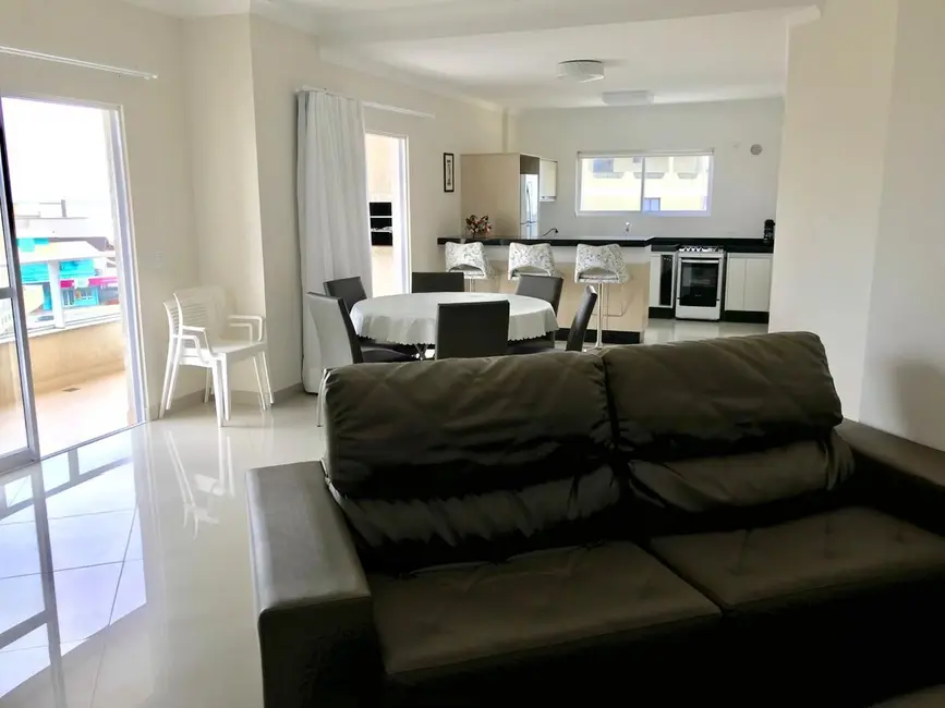 Apartamento com 2 quartos para alugar, 54m2 em Centro, Bombinhas - SC - imagem 2 Foto 2 de Apartamento com 2 quartos para alugar, 54m2 em Centro, Bombinhas - SC